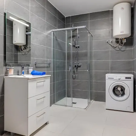 Wave Crest * St. Paul's Bay