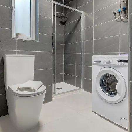 Wave Crest Apartmán St. Paul's Bay