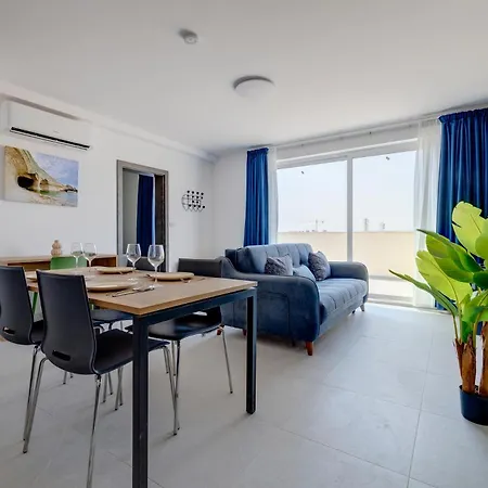 Wave Crest By Buena Vista *