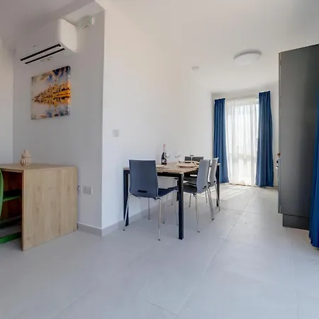 Wave Crest St. Paul's Bay