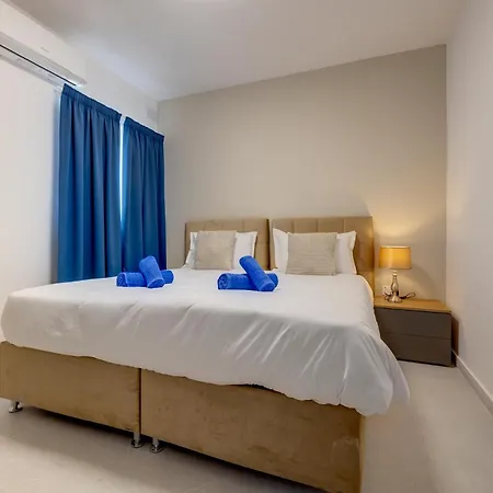 Wave Crest Apartment *