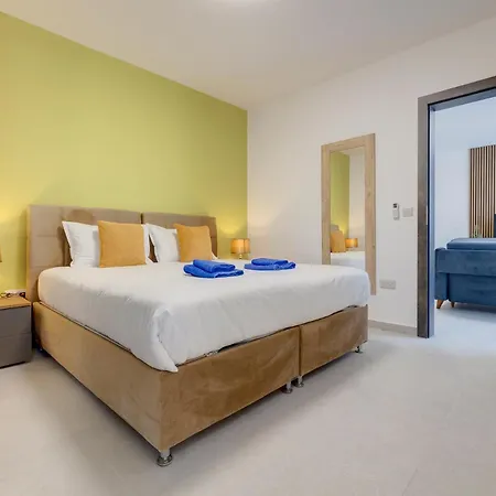 Wave Crest Apartment