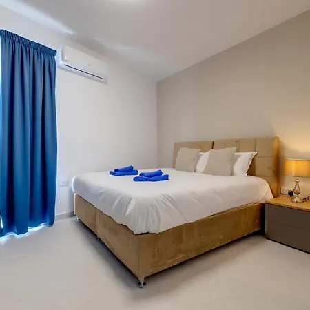 Wave Crest Apartment