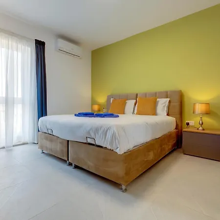 Wave Crest Apartment *