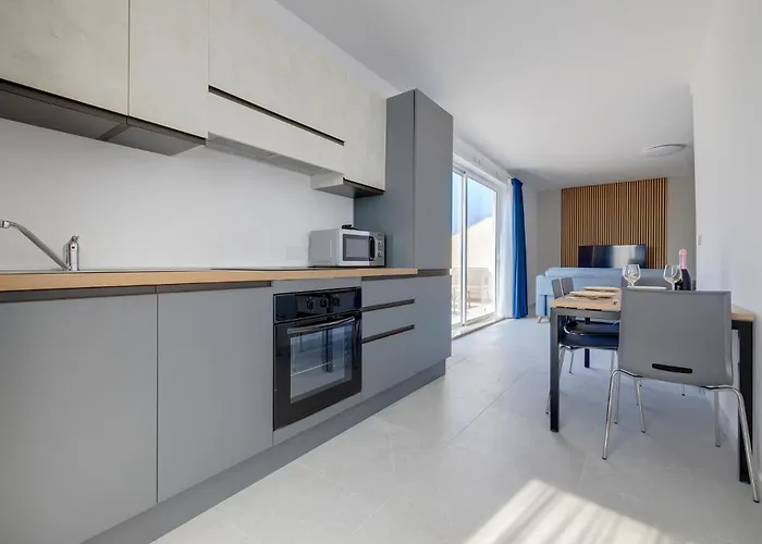 Apartment Wave Crest By Buena Vista *