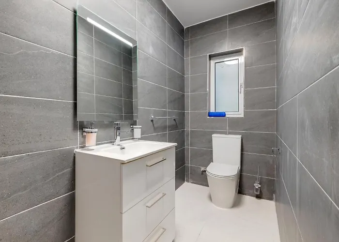 Wave Crest By Buena Vista * St. Paul's Bay